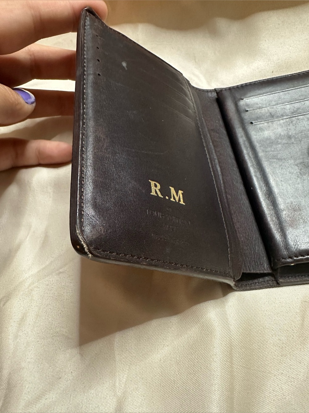 Louis Vuitton Vernis Wallet in Dark Wine Patent - Picture 8 of 11